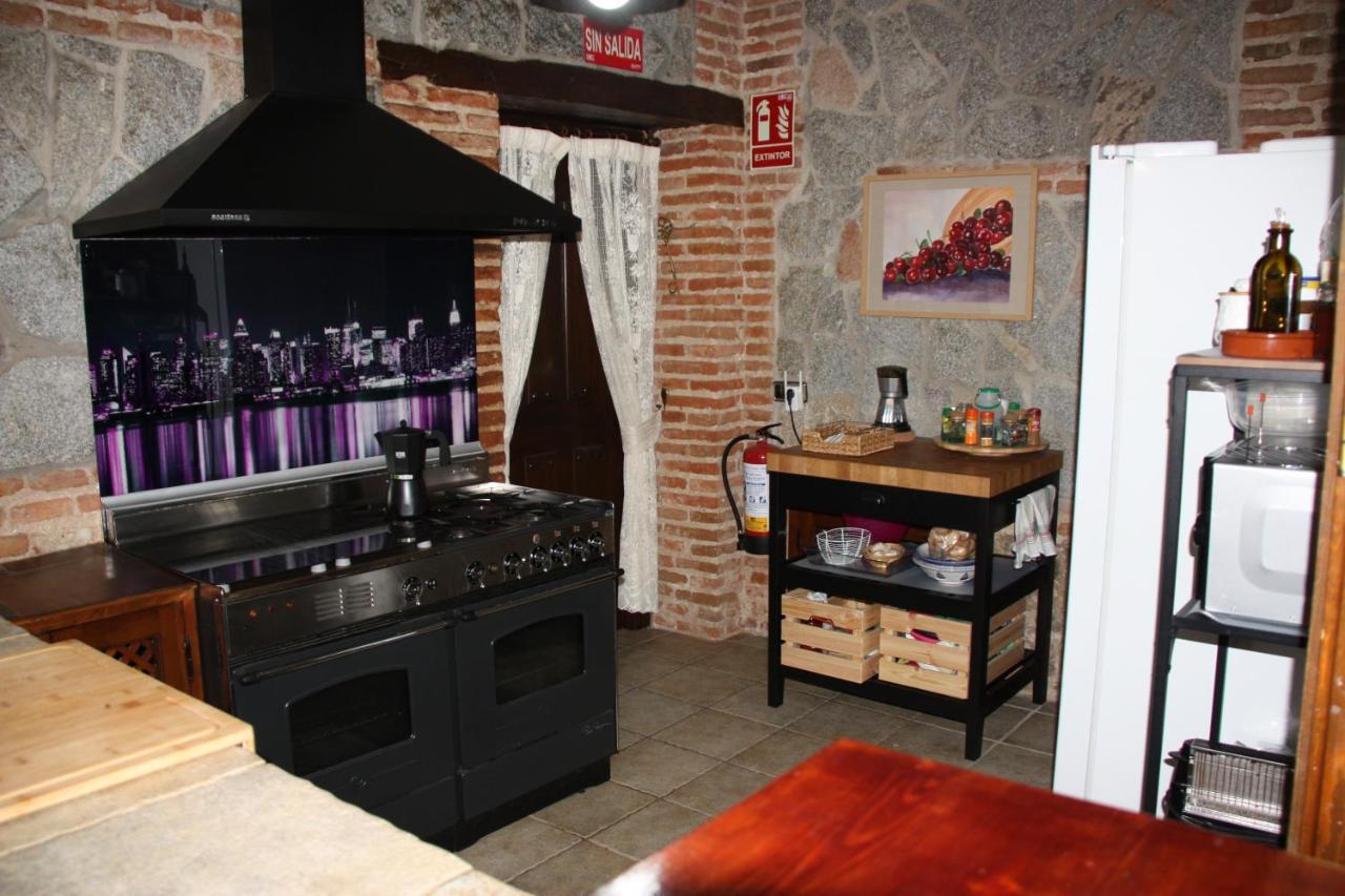 Casa Rural Puerta De Castilla Velayos Exterior photo